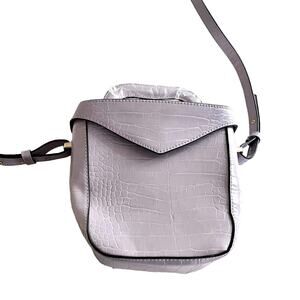 Isabelle vegan alligator texture lavender crossbody bucket bag NWT